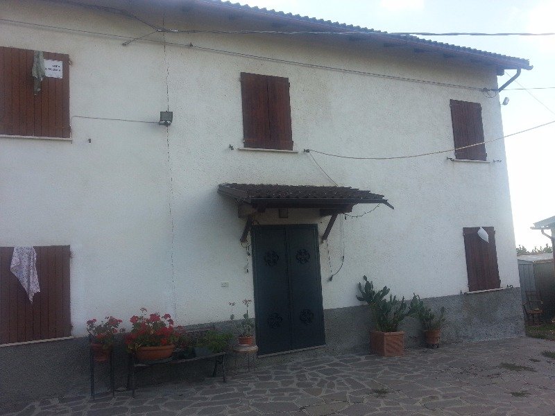 Polinago casa bifamiliare in campagna a Modena in Vendita