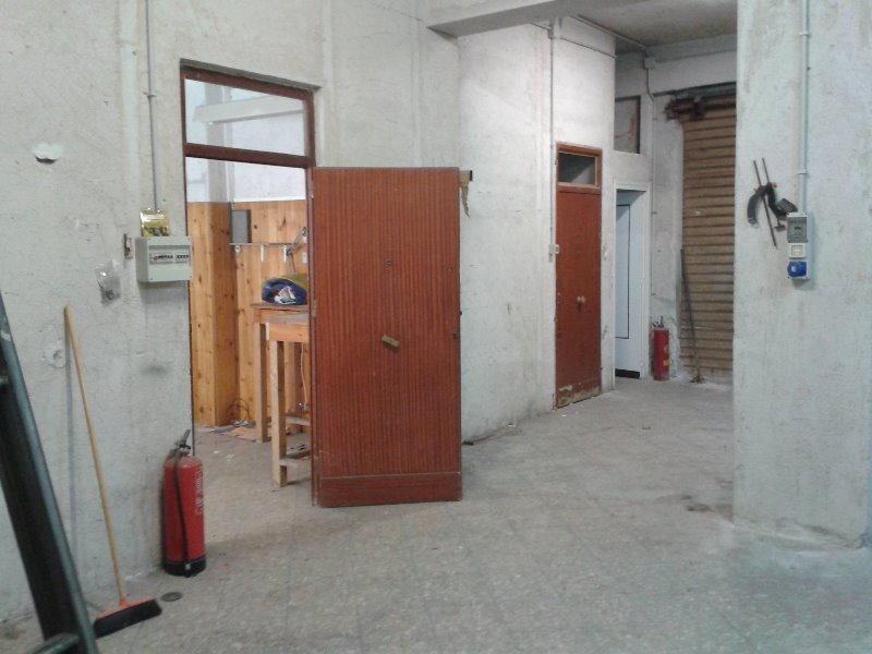 Palermo magazzino sito in via Oddo a Palermo in Vendita
