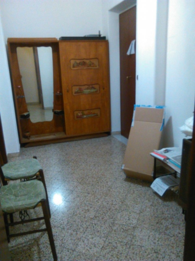 Palermo posto letto in stanza doppia a studentesse a Palermo in Vendita