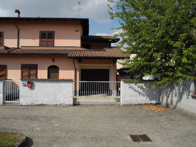 Alagna villa bifamiliare a Pavia in Vendita