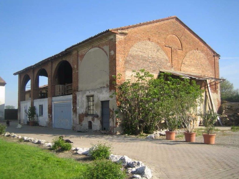 Caorso frazione Muradolo antica cascina a Piacenza in Vendita