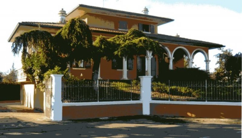 Castelbelforte villa a Mantova in Vendita