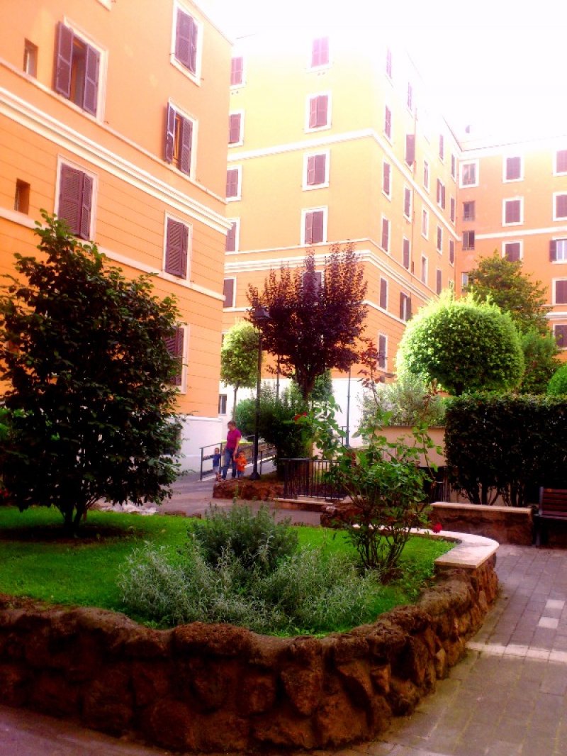 Appartamento arredato in zona San Giovanni a Roma in Affitto