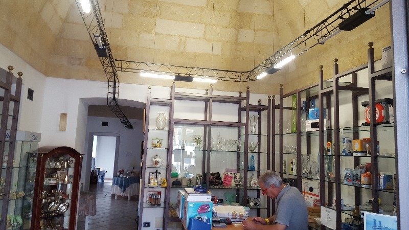 Locale commerciale a Castellaneta a Taranto in Vendita