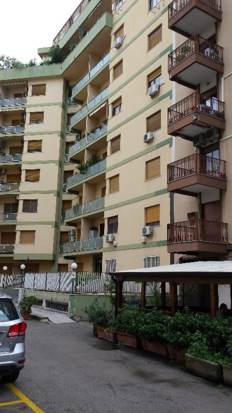 Palermo appartamento abitabile a Palermo in Vendita
