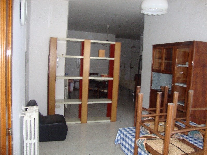 Larino camere in appartamento a Campobasso in Affitto