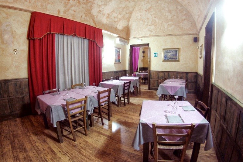 Poggiardo ristorante pizzeria pub a Lecce in Vendita
