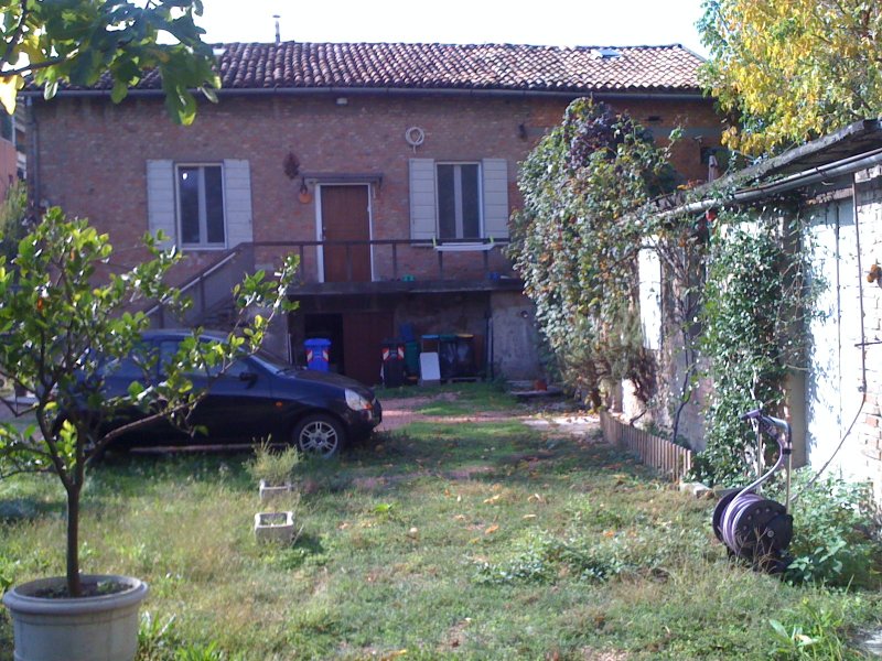 Carpi casa ristrutturata con giardino a Modena in Vendita