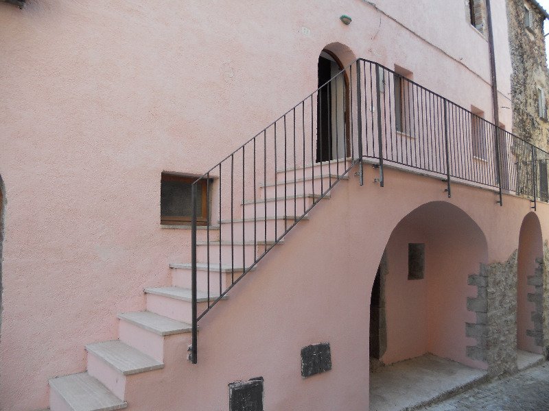 Stroncone appartamento in palazzo storico a Terni in Vendita