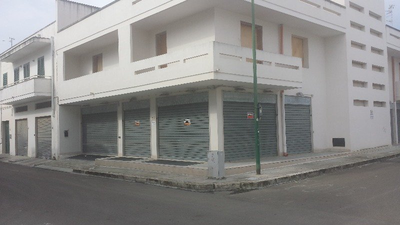 Locali commerciali zona Castromediano a Lecce in Affitto