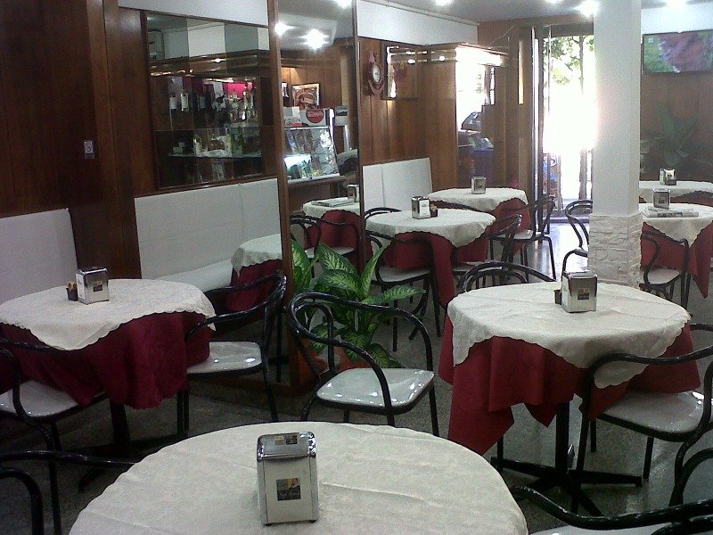 Sassari si cede in gestione bar tavola calda a Sassari in Vendita
