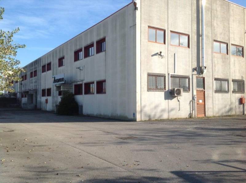 A Limena in zona industriale capannone a Padova in Vendita