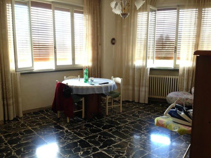 Ospizio luminoso appartamento a Reggio nell'Emilia in Vendita