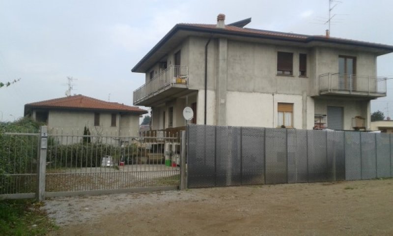 Novedrate villa singola a Como in Vendita