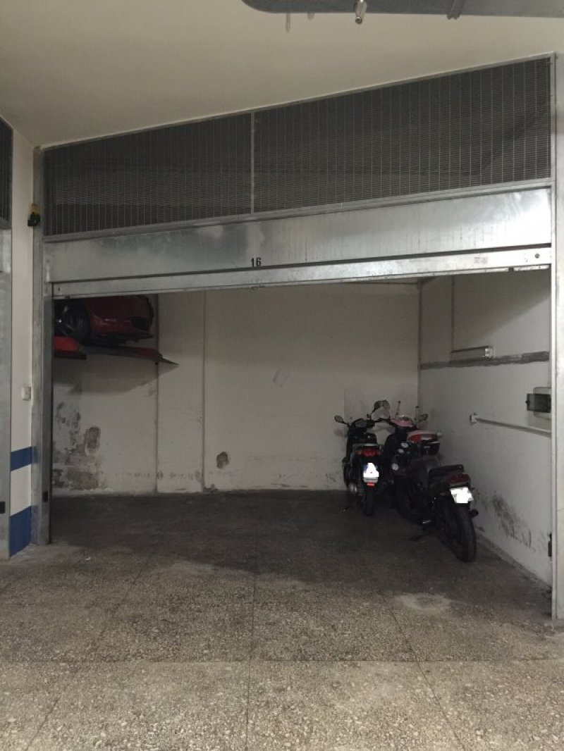 Box garage Vomero Cilea a Napoli in Vendita