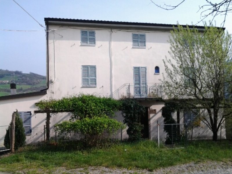 A Vernasca casa a Piacenza in Vendita