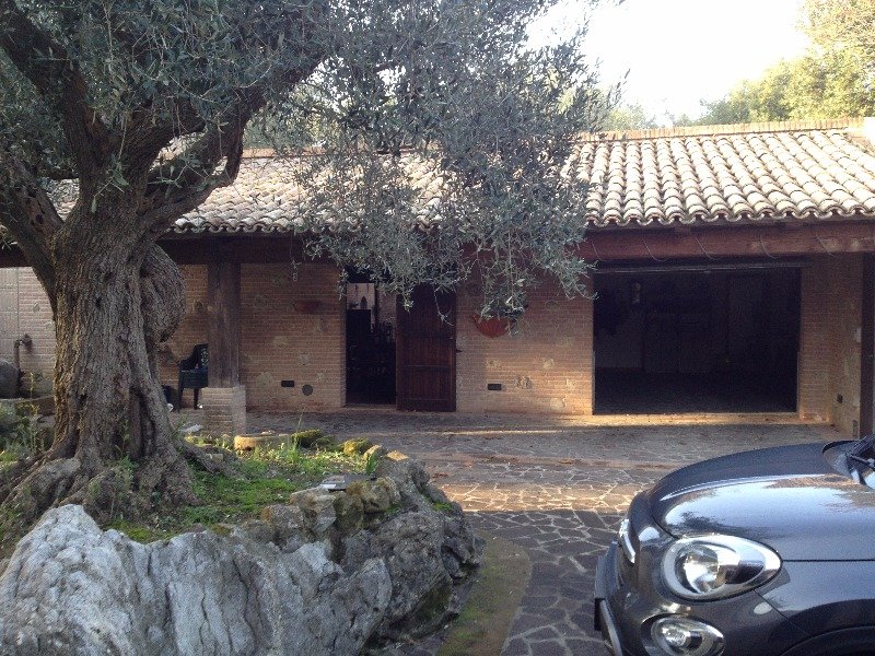 Mondolfo villa a Pesaro e Urbino in Vendita