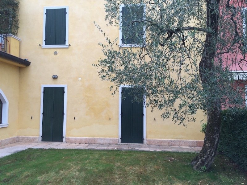 Brenzone appartamento posto al piano terra a Verona in Vendita