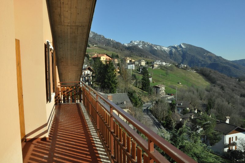 Appartamento attico a Costa Serina a Bergamo in Vendita
