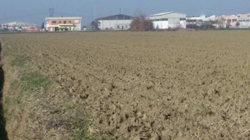 Terreno vicino zona industriale di Roncalceci a Ravenna in Vendita