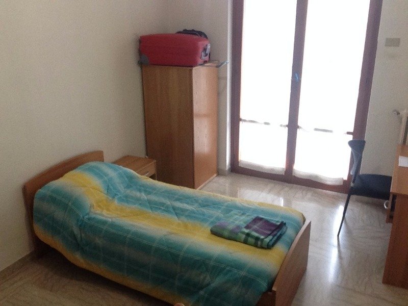 Poggiofranco a studenti camera singola a Bari in Affitto