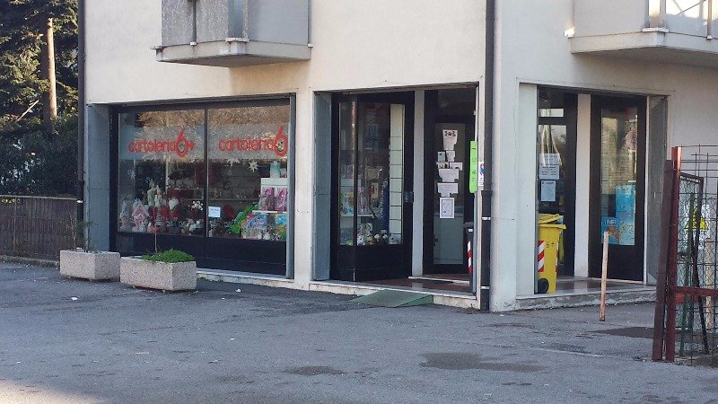 Ros negozio con sgabuzzino e magazzino a Vicenza in Affitto