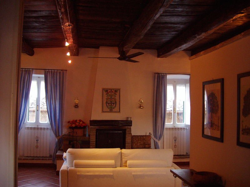 Appartamento nel borgo medievale di Capranica a Viterbo in Affitto