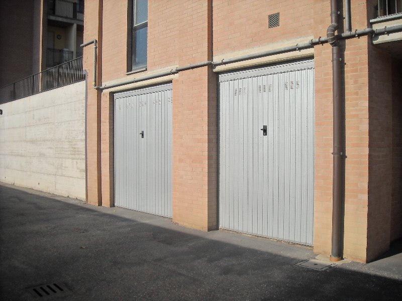 Parma zona Crocetta garage doppio a Parma in Vendita
