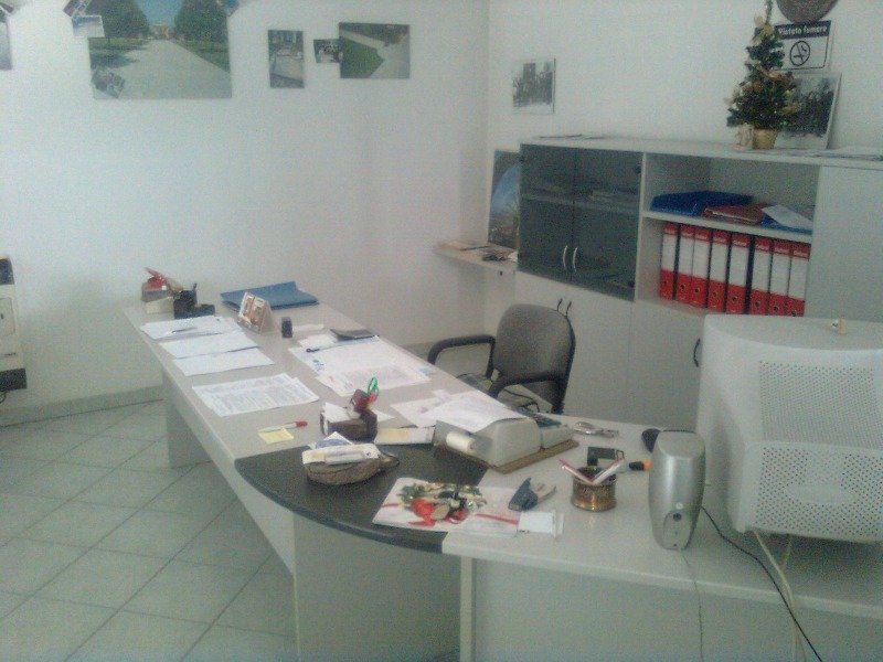 Tarcento capannone con ufficio e servizi a Udine in Vendita