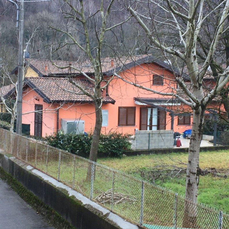 Localit Cavona villetta a Varese in Vendita