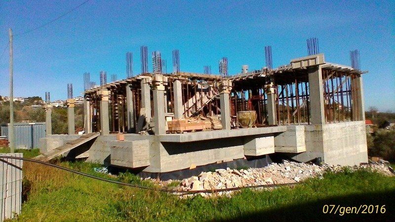 Citt Sant'Angelo struttura portante con terreno a Pescara in Vendita