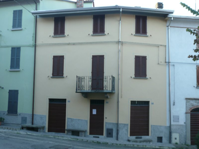 Varano de' Melegari casa a Parma in Vendita