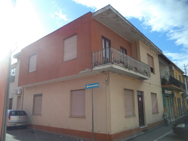 Uta casa due piani a Cagliari in Vendita