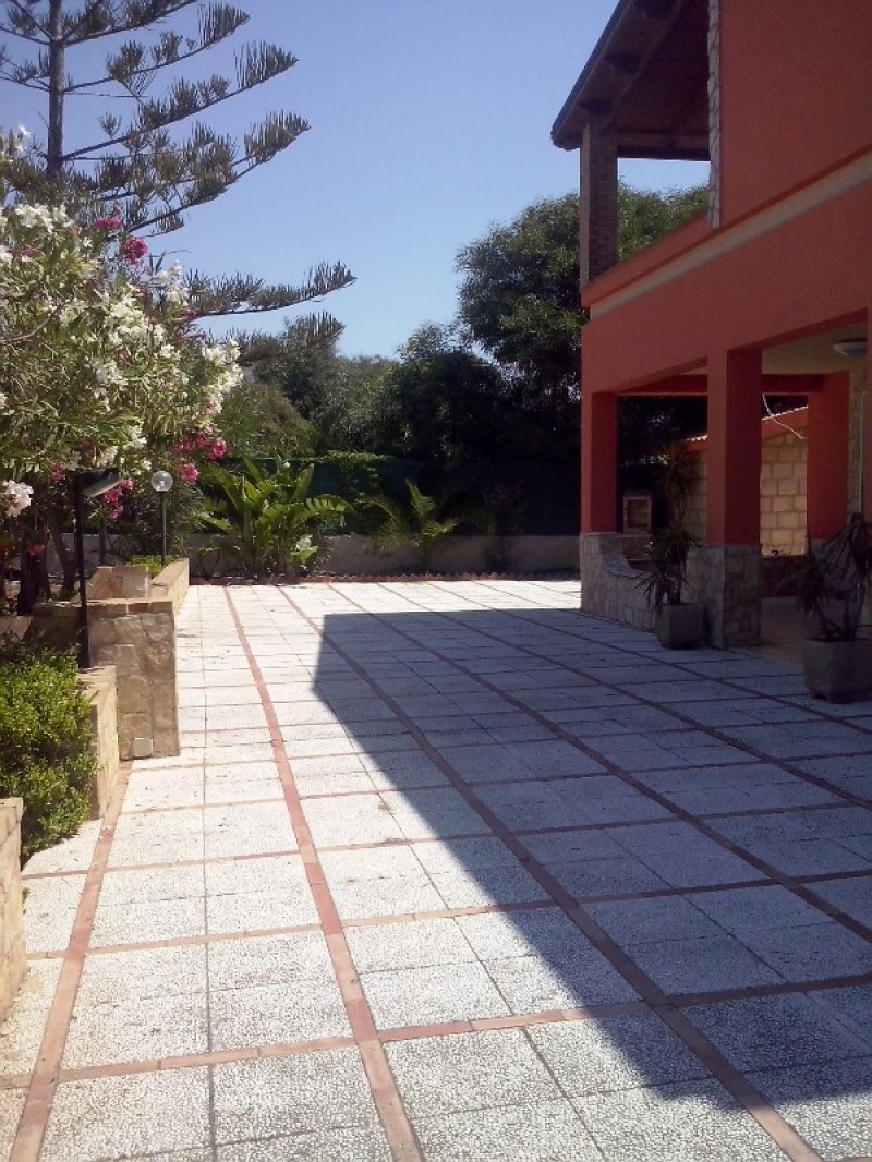 Agrigento villa con giardino e piscina a Agrigento in Affitto