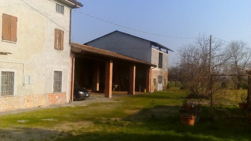 Frazione Chero rustico casale a Piacenza in Vendita