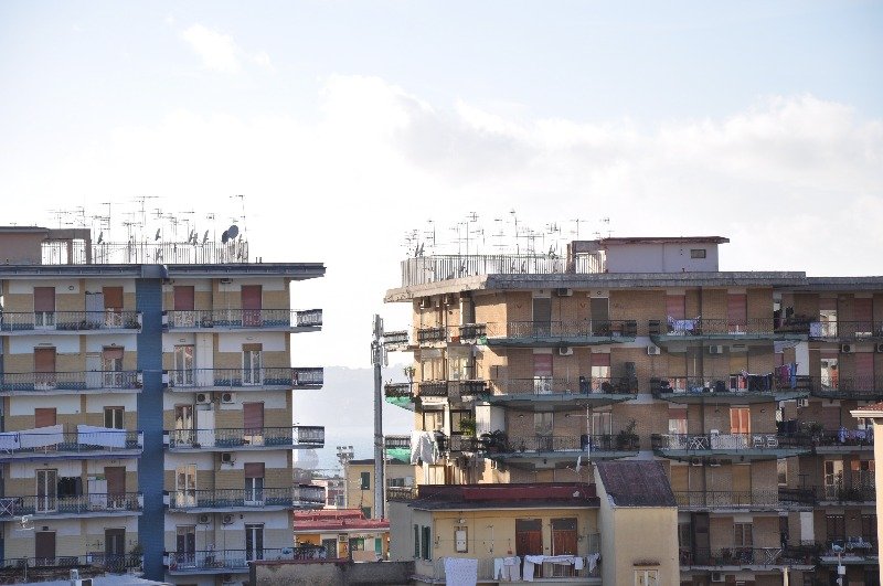 Portici in condominio appartamento a Napoli in Vendita