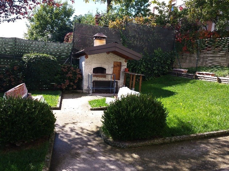 Carpineti porzione di casa da terra a cielo a Reggio nell'Emilia in Vendita