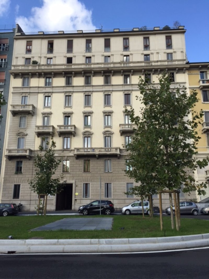 Prestigioso ufficio in casa d'epoca Milano a Milano in Affitto