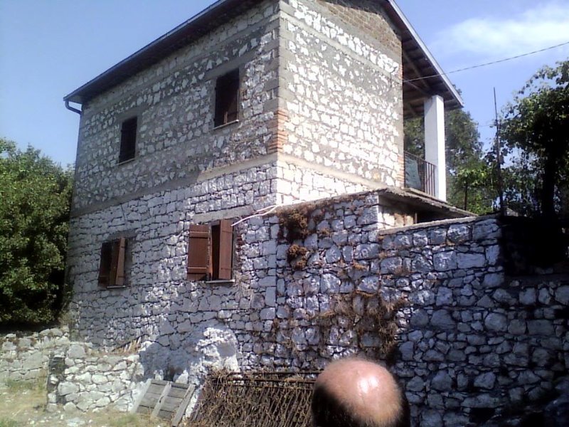 Vallemaio casale in pietra a Frosinone in Vendita