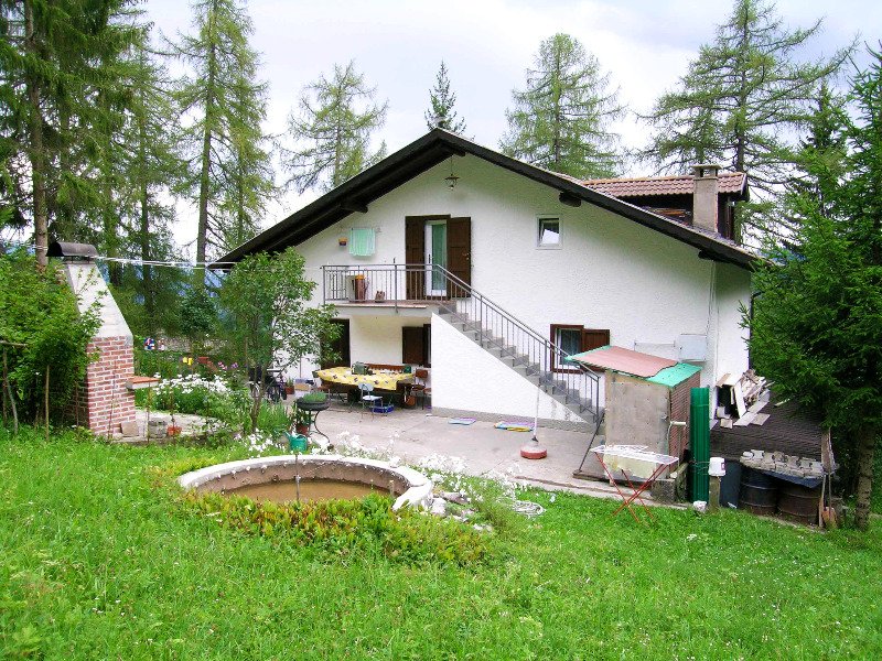 Tret villa sulle dolomiti del Brenta a Trento in Vendita