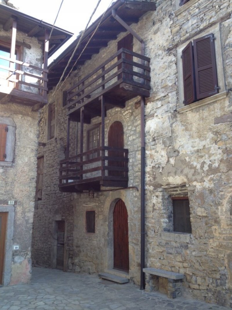 Sant'Omobono Terme casetta per vacanze a Bergamo in Vendita