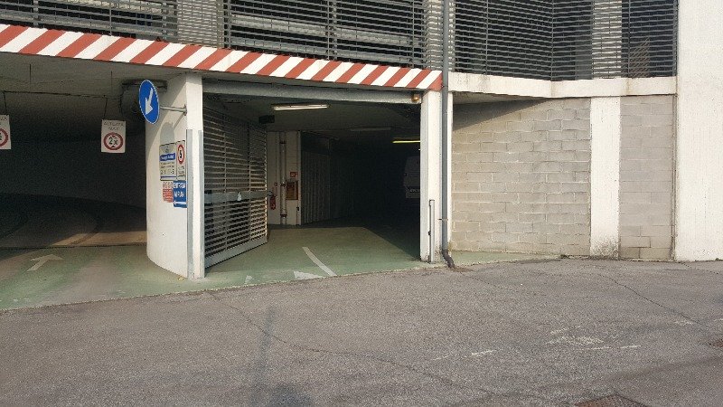 Solesino garage piano terra a Padova in Vendita
