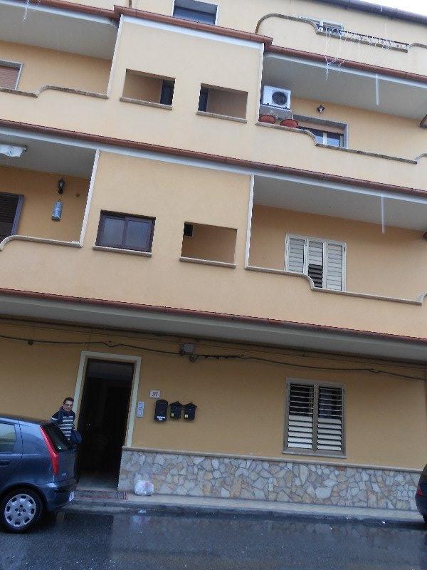A Gioia Tauro appartamento a Reggio di Calabria in Vendita