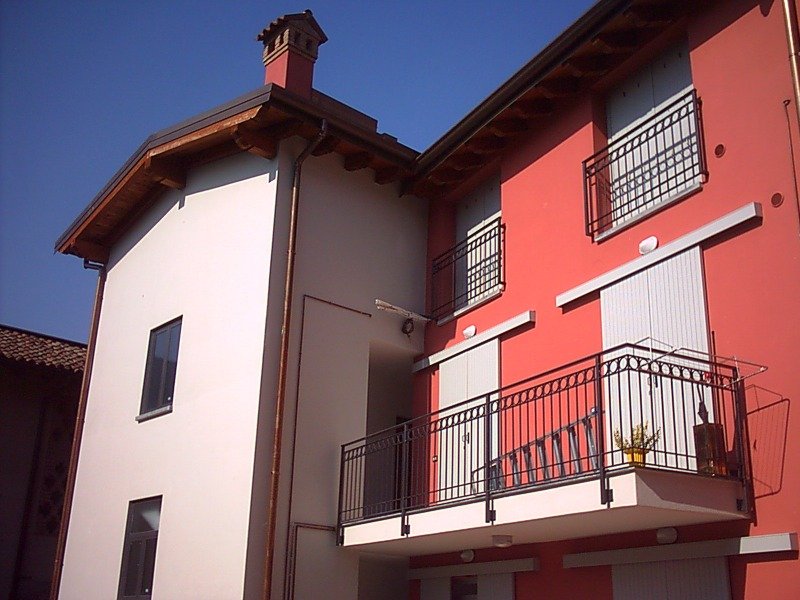 Calvenzano immobile di recente costruzione a Bergamo in Affitto
