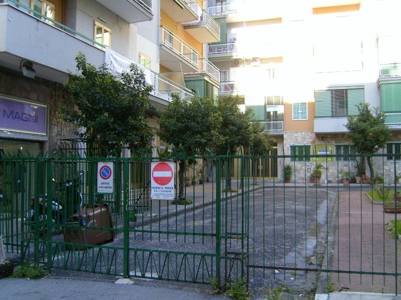 Portici appartamento zona centrale a Napoli in Vendita