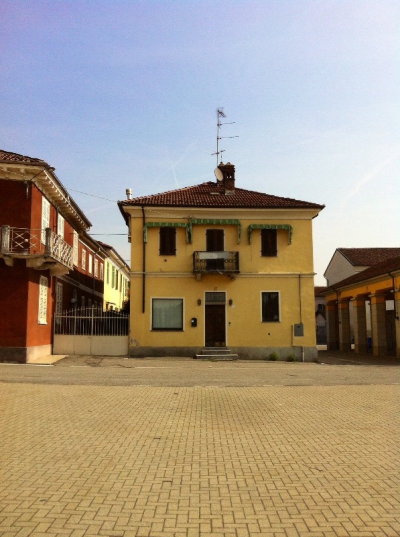 Stroppiana grande casa d'epoca a Vercelli in Vendita