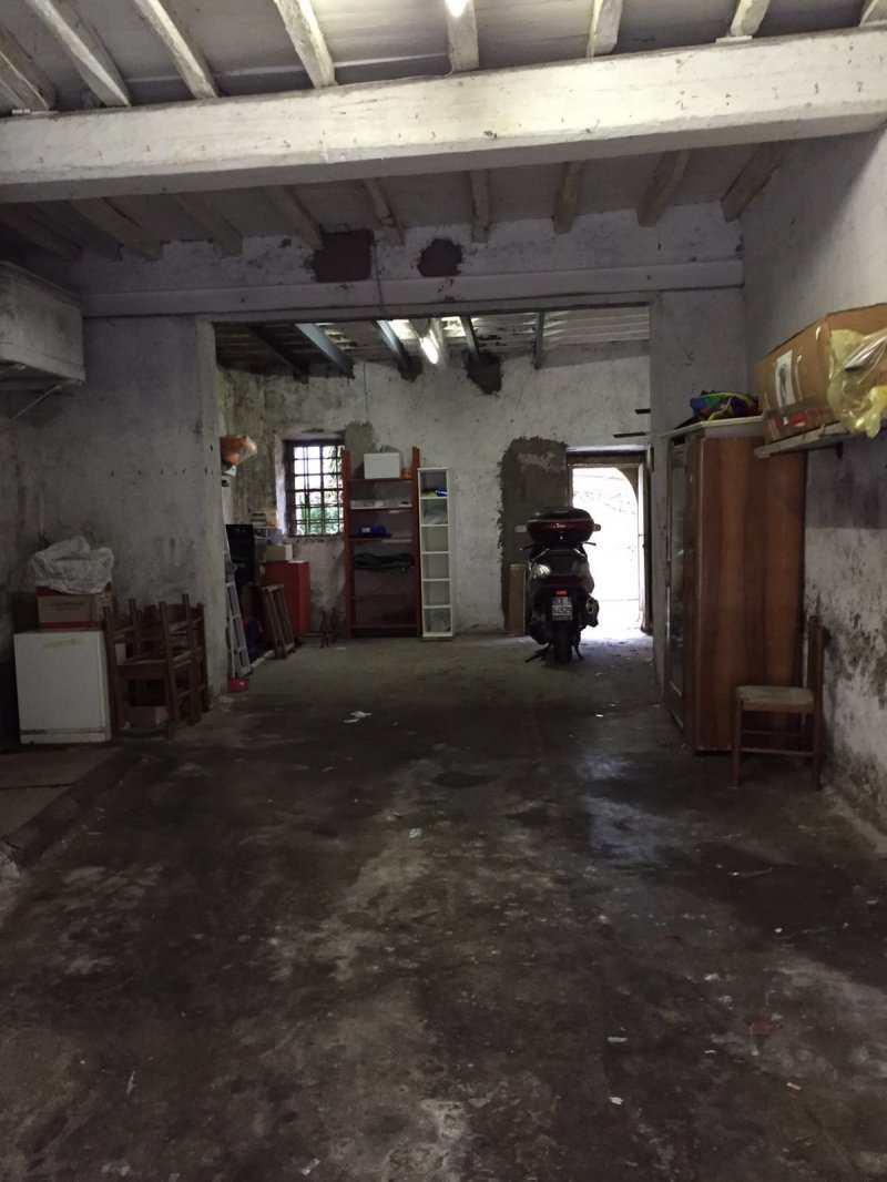 Velletri garage coperto a Roma in Vendita