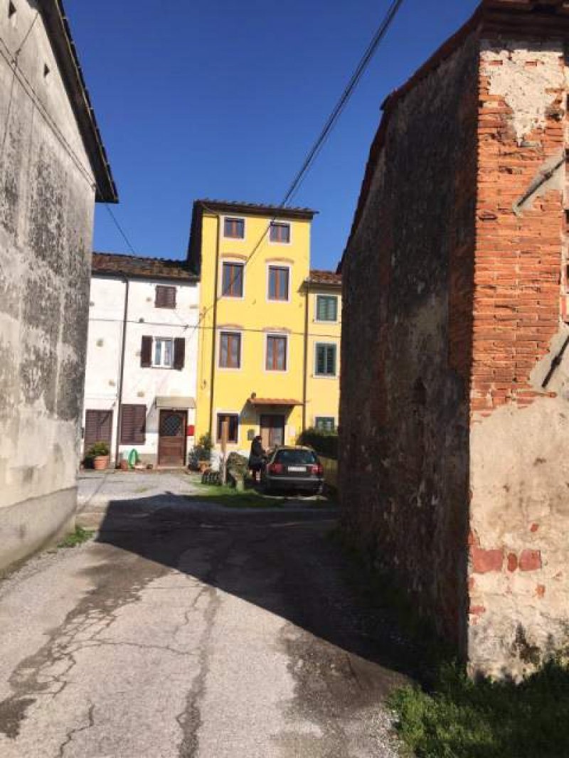 Terratetto a Lammari a Lucca in Vendita