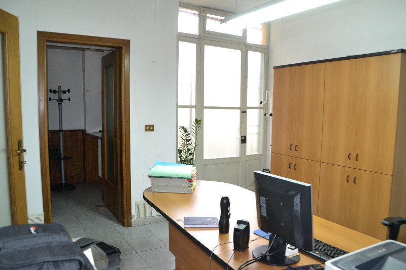Leini centro ufficio a Torino in Affitto