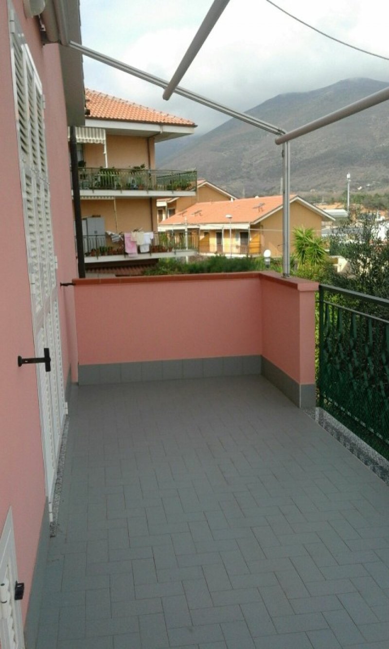Campochiesa appartamento in villa a Savona in Vendita